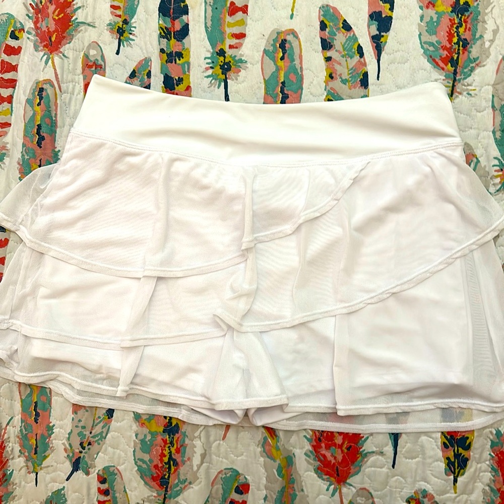 RUFFLED SKORT, white, womens XLarge Brand New Never worn.